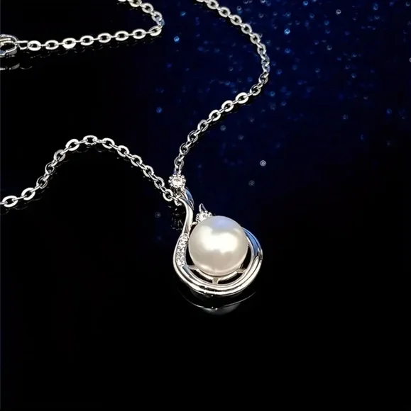 925 Sterling Silver Faux Pearl Twist Pedant. - Picture 3 of 6